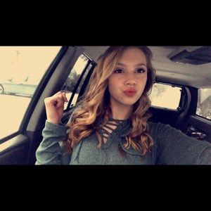 Meet your Posher, Desiree